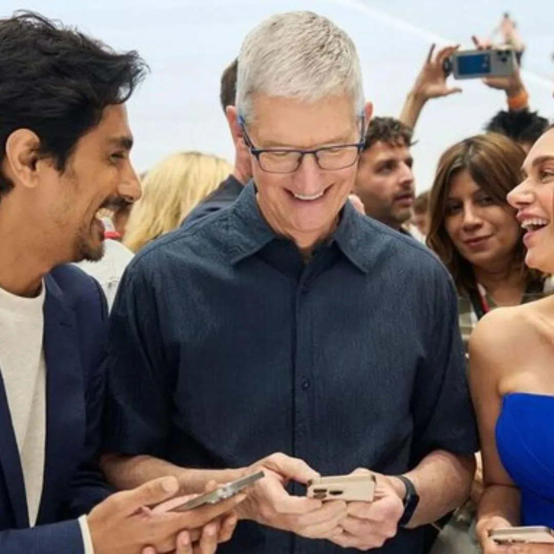 Aditi Rao Hydari and Siddharth posed with Apple CEO Tim Cook at the ‘Glowtime’ event, marking a highlight.