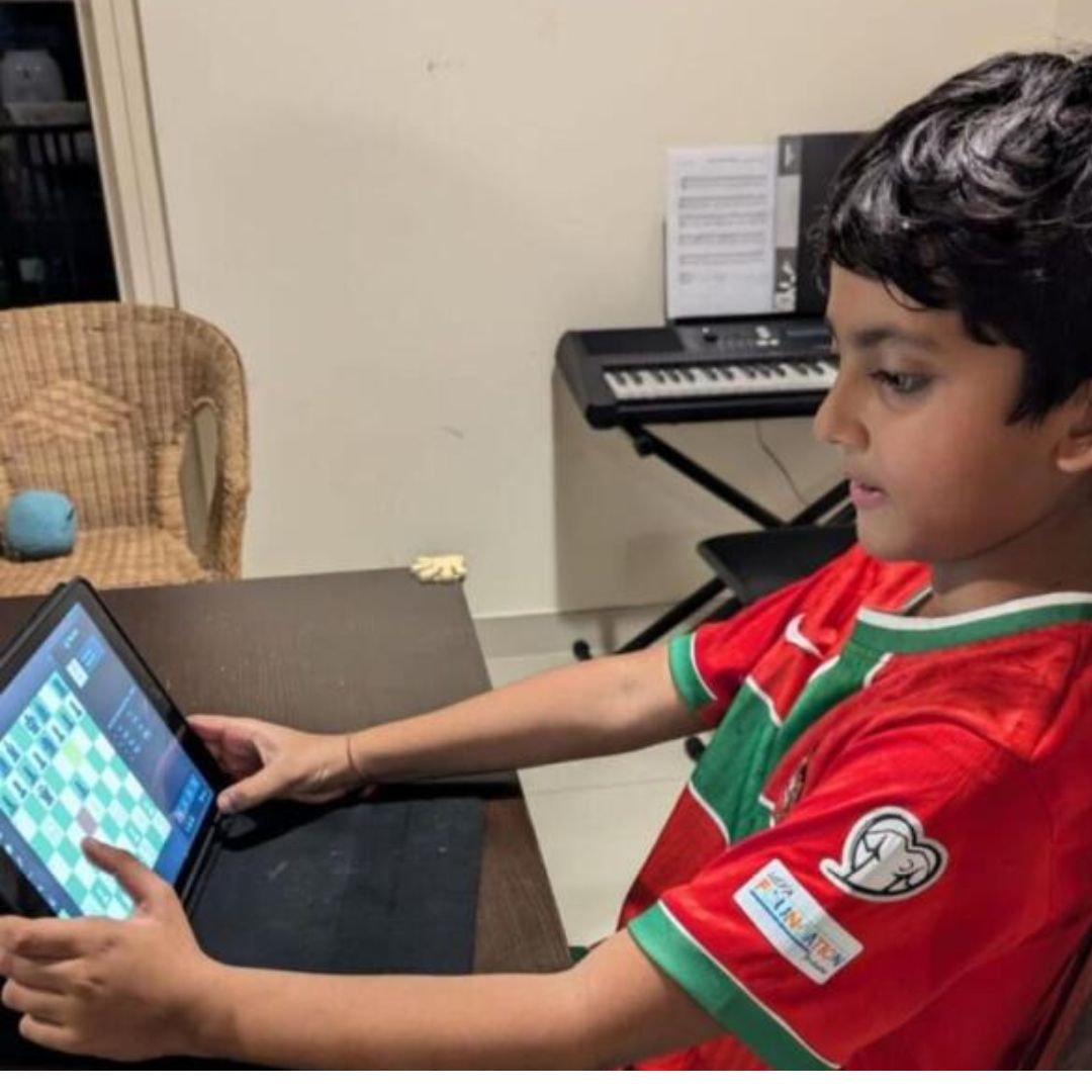 Virtual Vibes: UAE Parents Tune into Online Extracurriculars, Ditching Dirham-Draining Classes!