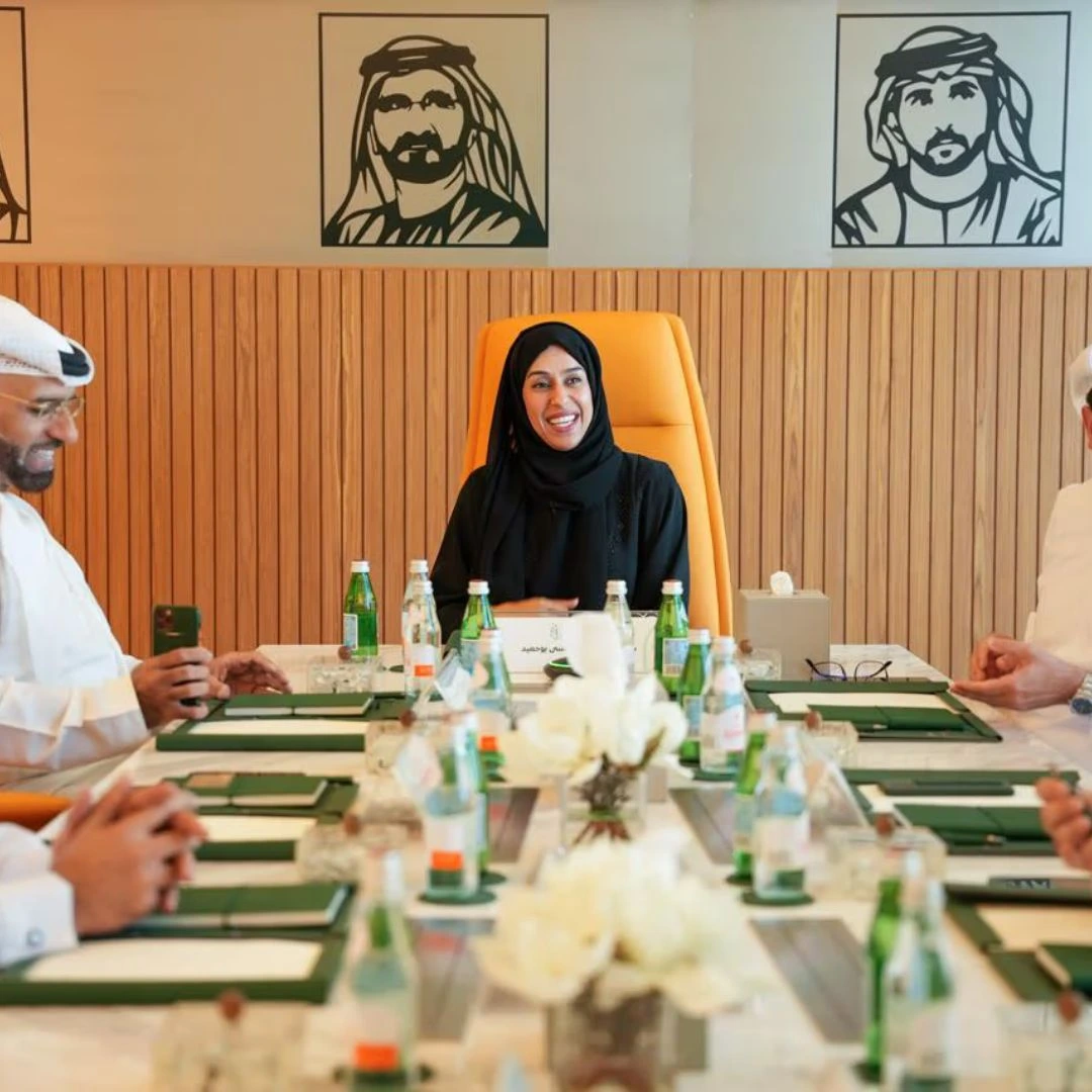 The Dubai Community Contributions Establishment’s Board of Trustees held its first meeting to enhance community development and responsibility.